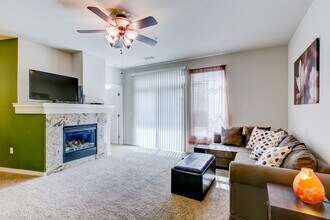 13456 Via Varra, Unit 329 in Broomfield, CO - Foto de edificio - Building Photo