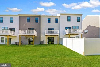 466 Still Feather Ave in La Plata, MD - Building Photo - Building Photo