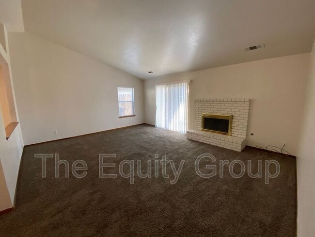 5817 W Crowley Ave in Visalia, CA - Building Photo - Building Photo
