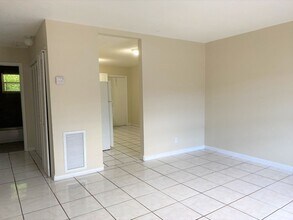 4051 SW 23rd St in West Park, FL - Building Photo - Building Photo