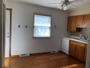 106 E 2nd St in Milan, MI - Building Photo - Building Photo