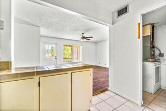 337 Knotty Pine Cir in Greenacres, FL - Building Photo - Building Photo