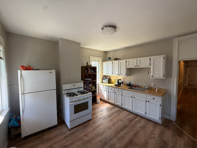348 Faneuil St, Unit 2