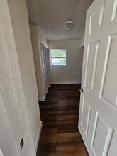 1717 NW 69th St in Miami, FL - Building Photo - Building Photo