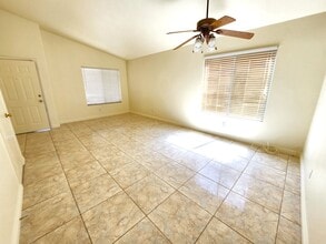 137 Windy Creek Ave in Las Vegas, NV - Building Photo - Building Photo