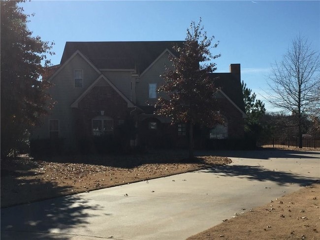 property at 2510 S Greens Way