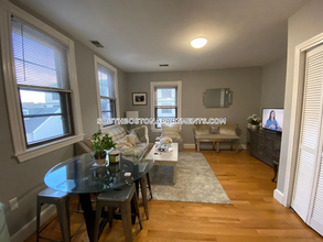 376 W Broadway, Unit 3 in Boston, MA - Building Photo - Building Photo