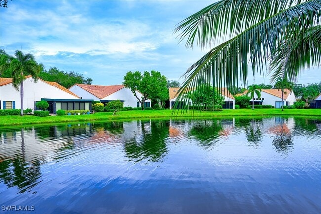 601 Beachwalk Cir in Naples, FL - Building Photo - Building Photo