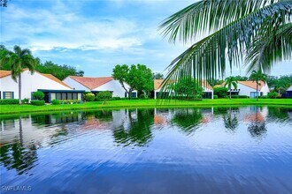 649 Beachwalk Cir in Naples, FL - Building Photo - Building Photo