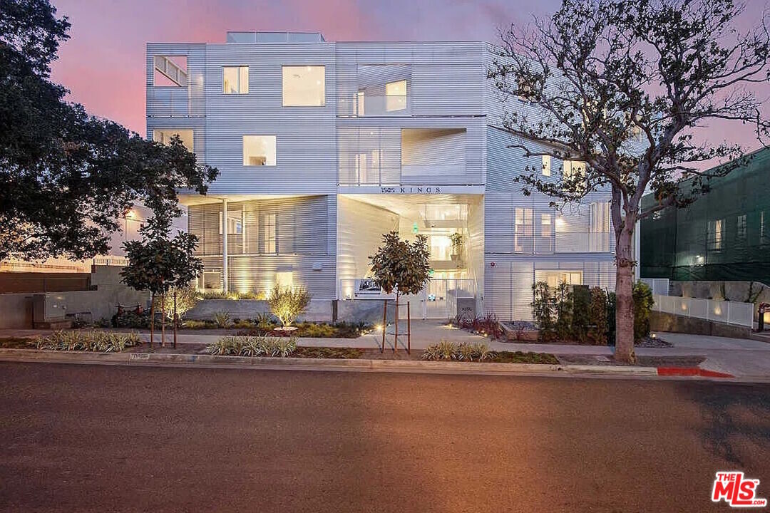 1030 Kings Rd-Unit -407 in West Hollywood, CA - Building Photo