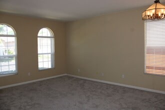1842 Ivycrest Way in Sacramento, CA - Building Photo - Building Photo