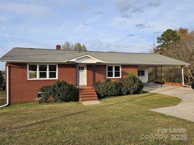 property at 1913 Flat Creek Rd