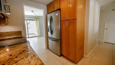 8946 Caminito Verano in La Jolla, CA - Building Photo - Building Photo