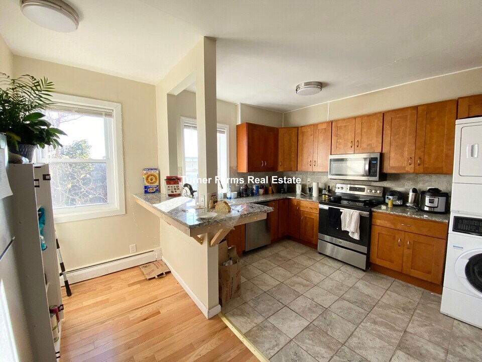 6 Bickford Ave, Unit A in Boston, MA - Building Photo