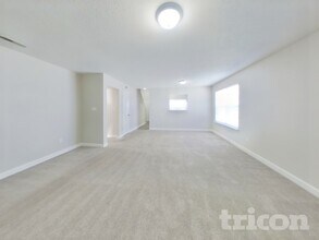 4669 Driftwood Ln in Greenwood, IN - Building Photo - Building Photo