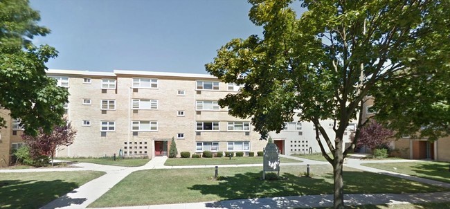 Cagan Skokie Apartments in Skokie, IL - Foto de edificio - Building Photo