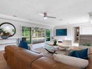 606 Owl Way in Sarasota, FL - Building Photo - Building Photo