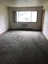 905 N Hawley Rd in Milwaukee, WI - Building Photo - Building Photo