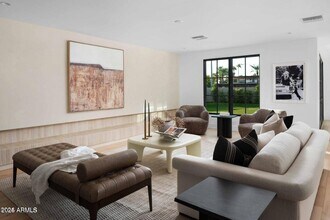 6039 E Calle Camelia in Scottsdale, AZ - Building Photo - Building Photo