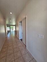 944 W Russell Ave in Visalia, CA - Building Photo - Building Photo