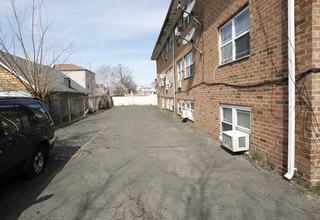 924 Worth Ave in Linden, NJ - Building Photo - Building Photo