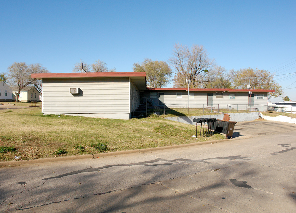 1103 NW Carroll Dr in Lawton, OK - Building Photo