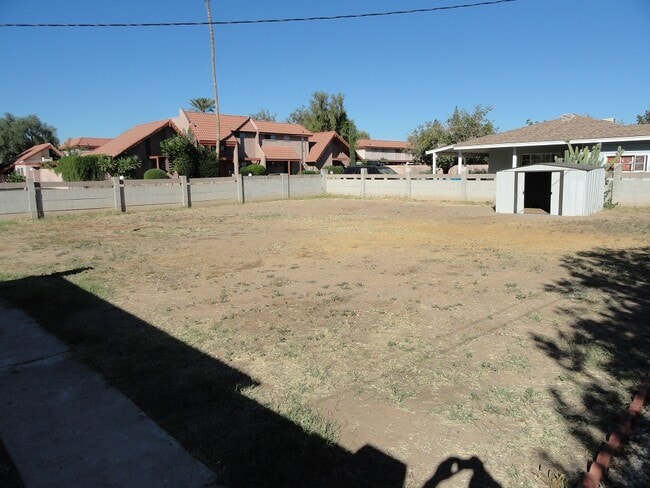 1026 E Highland Ave in Phoenix, AZ - Foto de edificio - Building Photo