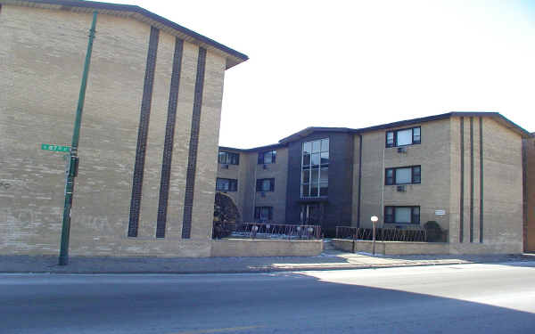 8700 S Paxton Ave in Chicago, IL - Foto de edificio