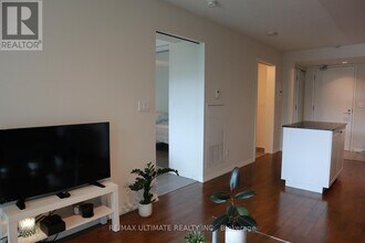 209 Fort York Blvd in Toronto, ON - Building Photo - Building Photo