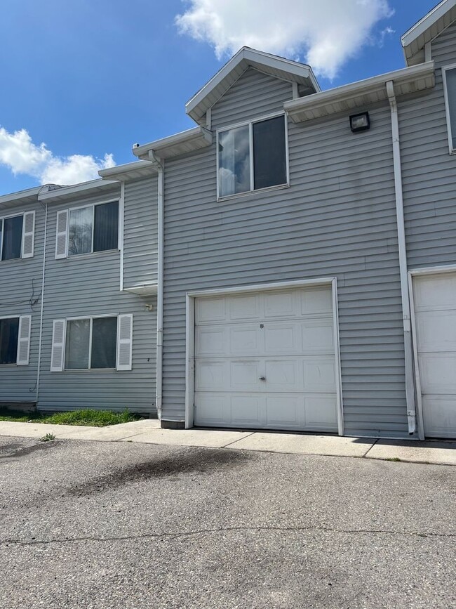 231 E Crestone Ave in Salt Lake City, UT - Building Photo - Building Photo