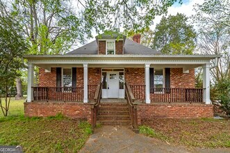 960 Jackson St in Locust Grove, GA - Building Photo - Building Photo