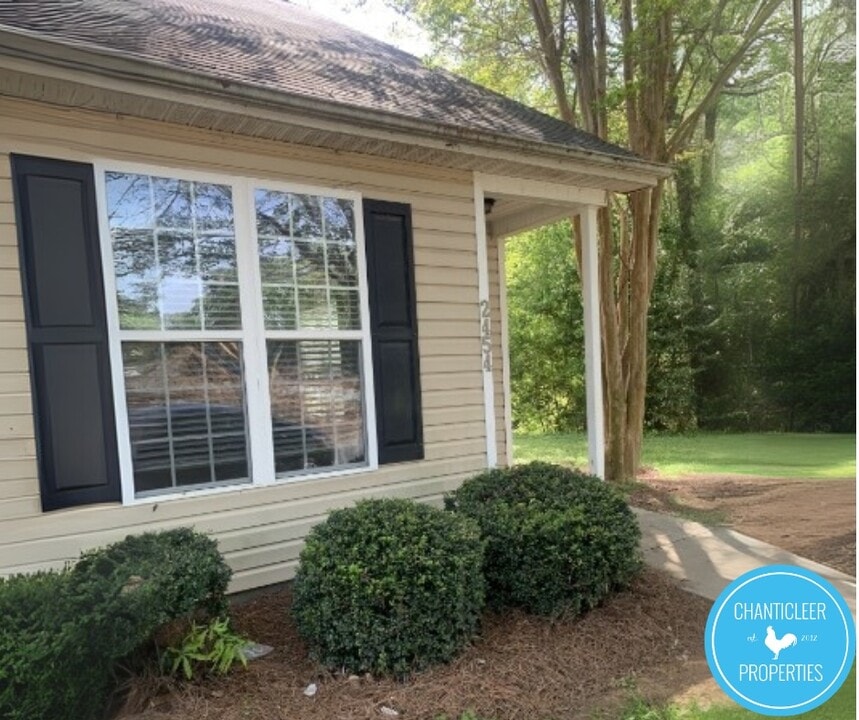 2454 Ashton Park Ln in Burlington, NC - Building Photo