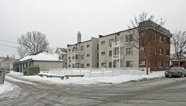 1950 N 20th St in Milwaukee, WI - Foto de edificio - Building Photo