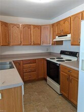4525 James Ct, Unit B207 in Virginia Beach, VA - Building Photo - Building Photo
