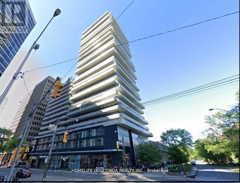 57-1357 St Joseph St in Toronto, ON - Building Photo