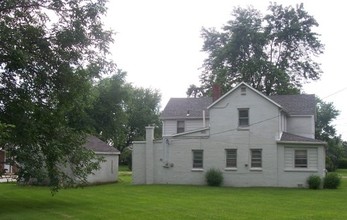 102 3rd St in Genoa, OH - Building Photo - Building Photo