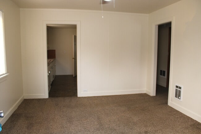 1080 N Alvin Ct in East Wenatchee, WA - Building Photo - Building Photo