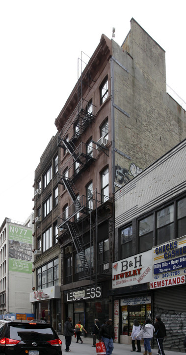 83 Chambers St in New York, NY - Building Photo