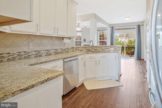22438 Maison Carree Square in Ashburn, VA - Building Photo - Building Photo