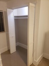 4124 SW 61st Ave in Miami, FL - Building Photo - Building Photo