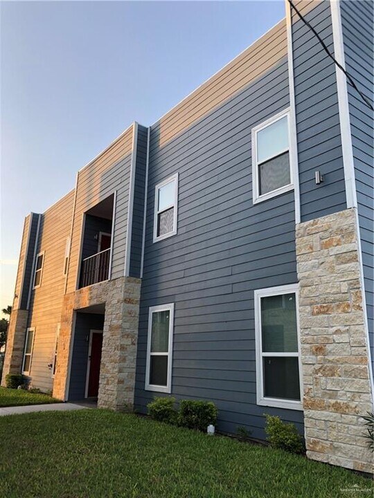 521 N Cynthia St in McAllen, TX - Building Photo