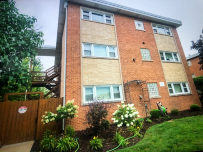 property at 6044 N Melvina Ave