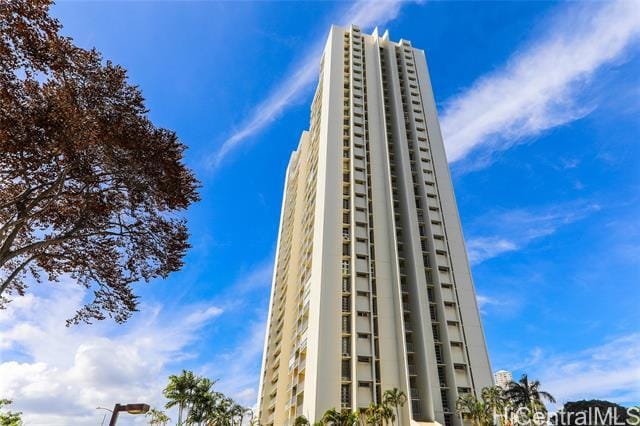 property at 98-410-410 Koauka Loop