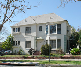 157-167 S Canon Dr in Beverly Hills, CA - Building Photo - Building Photo