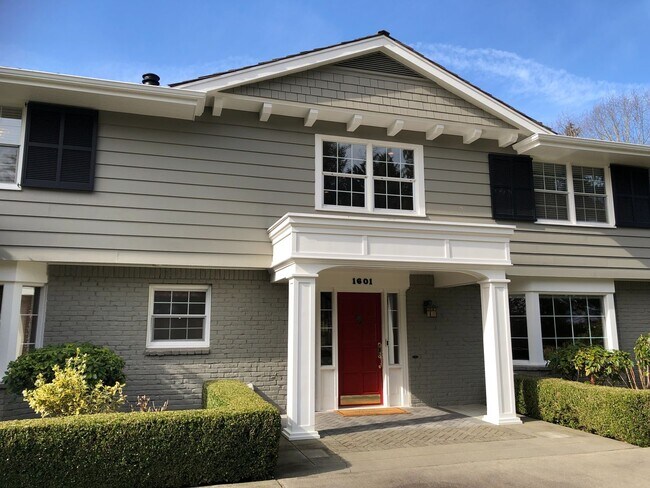 property at 1601 77th Ave NE