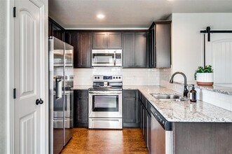 209 W Forest Ave in Sherman, TX - Building Photo - Building Photo