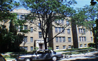 2206-2208 W Morse Ave Apartments