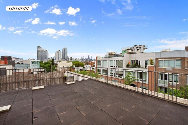 241 Bedford Ave in Brooklyn, NY - Building Photo - Building Photo