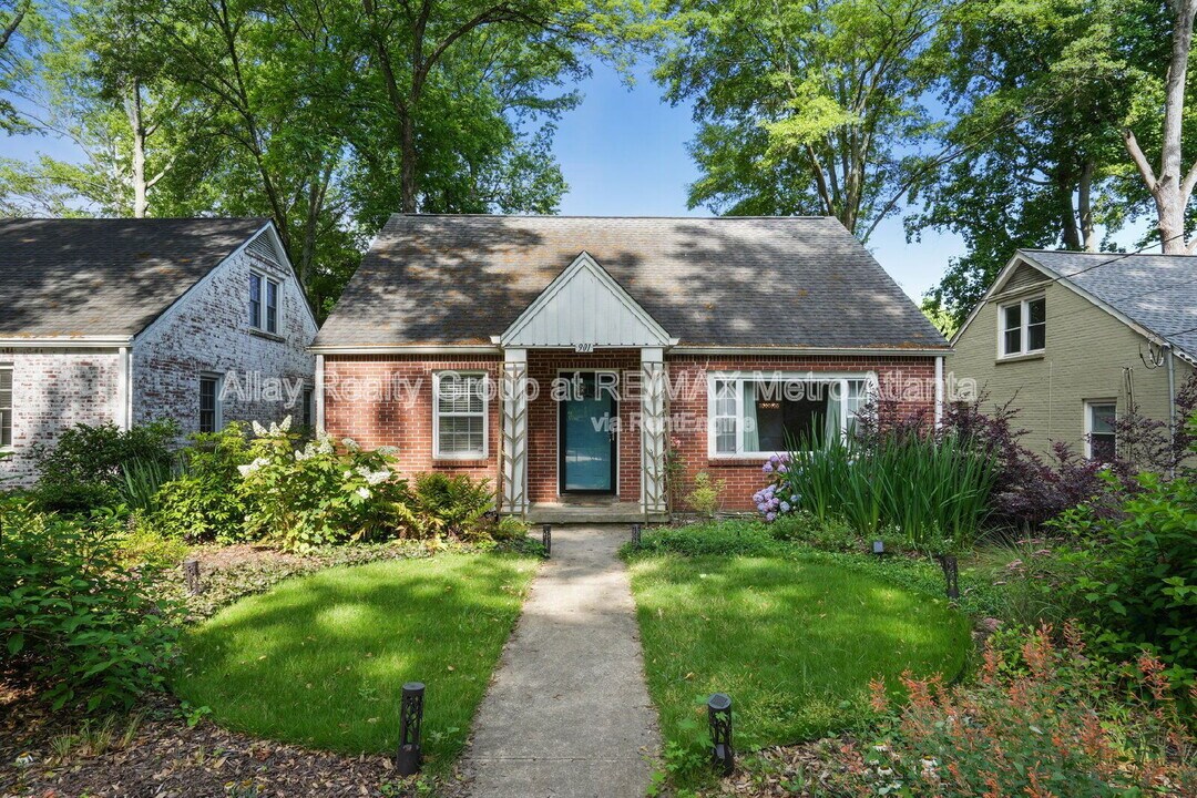 901 Underwood Ave SE in Atlanta, GA - Building Photo