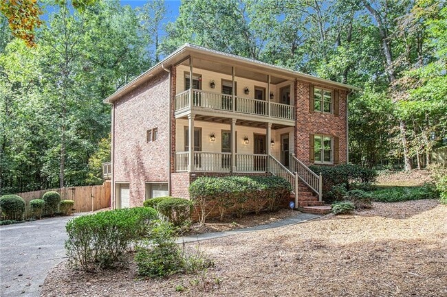 390 Waverly Hall Cir in Roswell, GA - Building Photo - Building Photo